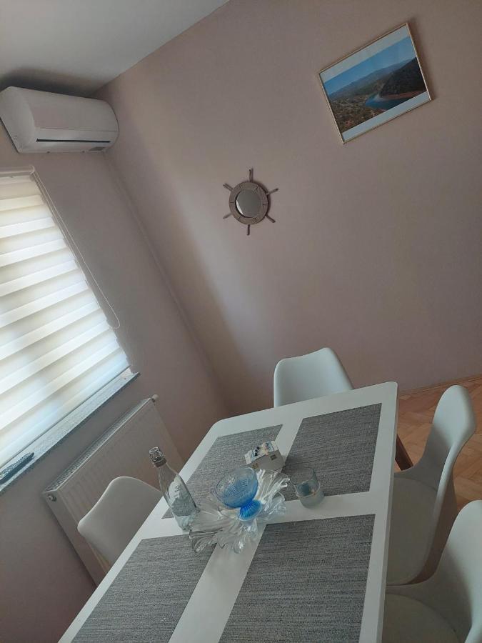 Apartments "Jope I Toni" Biograd Na Moru Exterior foto